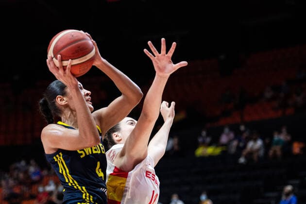 210618 Nathalie Fontaine of Sweden during the FIBA Women s Eurobasket match between Spain and Sweden on June 18, 2021 in Valencia Photo Maxim ThorÃ BILDBYRAN kod MT MT0189 basket basketball national team fiba women s eurobasket basket em spanien spain sverige sweden dam bbeng dag 2,  Copyright: MAXIMxTHORE BB210618MT075