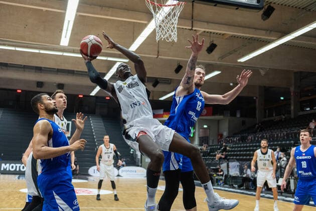 Basketball Hamburg 18 06 2021 Supercup National Team Germany GER Czech Republic CZE Isaac Bonga Germany, No 00 Patrick Samoura Czech Republic, No 06 Ondrej Balvin Czech Republic, No 12