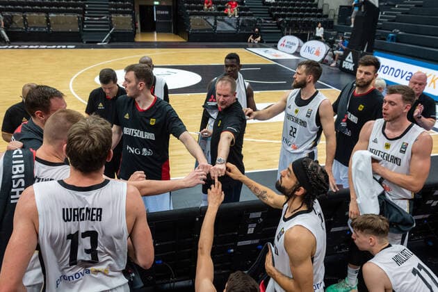 Basketball Hamburg 18 06 2021 Supercup National Team Germany GER Czech Republic CZE Team Germany with Henrik Rödl Germany, National Coach Rodl Roedl