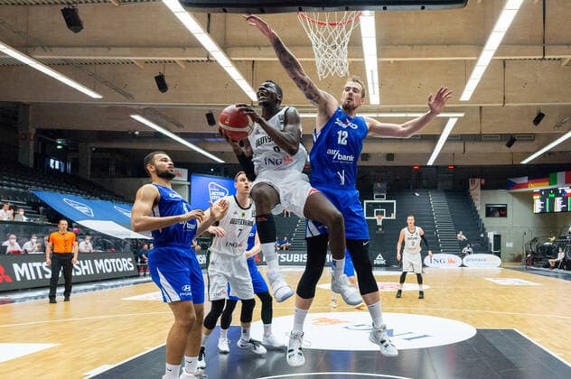 Basketball Hamburg 18 06 2021 Supercup National Team Germany GER Czech Republic CZE Isaac Bonga Germany, No 00 Patrick Samoura Czech Republic, No 06 Ondrej Balvin Czech Republic, No 12