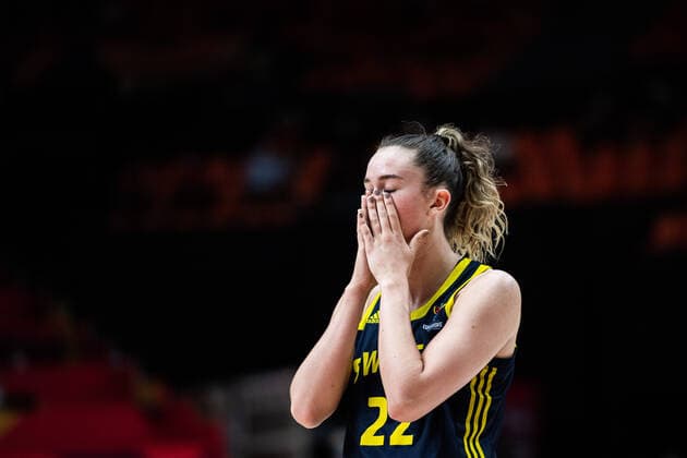 210618 Emma Johansson of Sweden looks dejected during the FIBA Women s Eurobasket match between Spain and Sweden on June 18, 2021 in Valencia Photo Maxim ThorÃ BILDBYRAN kod MT MT0189 basket basketball national team fiba women s eurobasket basket em spanien spain sverige sweden dam bbeng dag 2 depp,  Copyright: MAXIMxTHORE BB210618MT076