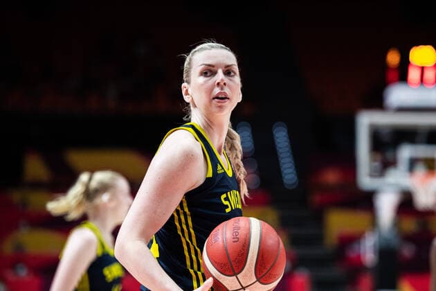 210618 Paulina Hersler of Sweden during the FIBA Women s Eurobasket match between Spain and Sweden on June 18, 2021 in Valencia Photo Maxim ThorÃ BILDBYRAN kod MT MT0189 basket basketball national team fiba women s eurobasket basket em spanien spain sverige sweden dam bbeng dag 2,  Copyright: MAXIMxTHORE BB210618MT077