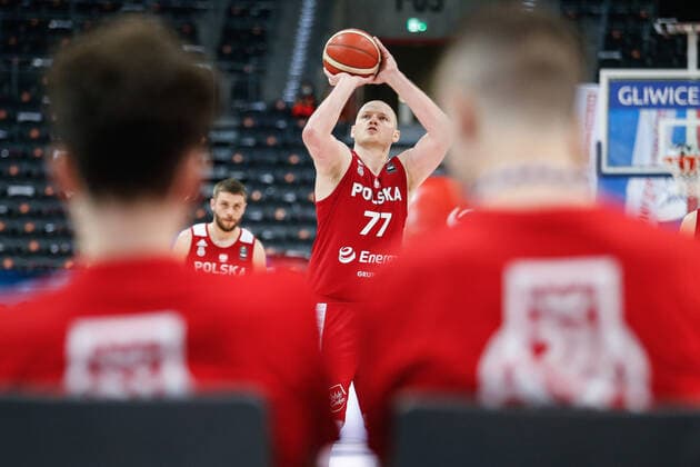 Gliwice, 18.06.2021 POLISH national team, Nationalteam BASKETBALL POLAND GAME Polska - Lotwa NZ Damian Kulig , rzuty osobiste free throw , FOT. WOJCIECH FIGURSKI 058sport.pl NEWSPIX.PL --- Newspix.pl  20210618_071__FIG8118
