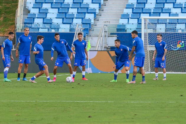 Futbol, Chile vs Bolivia. Copa America Brasil 2021. Los jugadores de Chile practican antes del partido entre Chile y Bolivia por el grupo B de Copa America. Cuiaba, Brasil. 18 06 2021 Gil Gomes AGIF Photosport Football, Chile vs Bolivia. Brazil Copa America Championship 2021. Chiule players practice before the game Chile against Bolvia during the Copa America Championship 2021. Cuiaba, Brazil. 06 18 2021 Gil GomesAGIF Photosport Chile vs Bolivia, Copa America 2021
