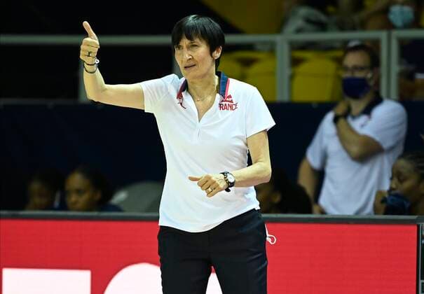 Valerie Garnier head coach of France celebrates the win pictured during FIBA Women s Eurobasket match between France and Czech Republic on JUNE 18, 2021 in Strasbourg, France,18 06 2021 BASKET BALL : Republique Tcheque vs France - Eurobasket Feminin - 18 06 2021 PhilippeCrochet Panoramic 