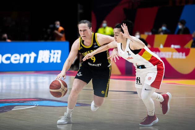 210618 Elin Eldebrink of Sweden and Silvia Dominguez of Spain during the FIBA Women s Eurobasket match between Spain and Sweden on June 18, 2021 in Valencia Photo Maxim ThorÃ BILDBYRAN kod MT MT0189 basket basketball national team fiba women s eurobasket basket em spanien spain sverige sweden dam bbeng dag 2,  Copyright: MAXIMxTHORE BB210618MT163