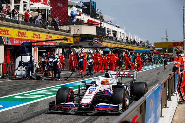 MAZEPIN Nikita (rus), Haas F1 Team VF-21 Ferrari, action pitstop during the Formula 1 Emirates Grand Prix de France 2021, 7th round of the 2021 FIA Formula One World Championship, WM, Weltmeisterschaft from June 18 to 20, 2021 on the Circuit Paul Ricard, in Le Castellet, France - FORMULE 1 : Grand Prix de France - Circuit Paul-Ricard - 18 06 2021 DPPI PANORAMIC  20210618_GOODEN__GDN6778