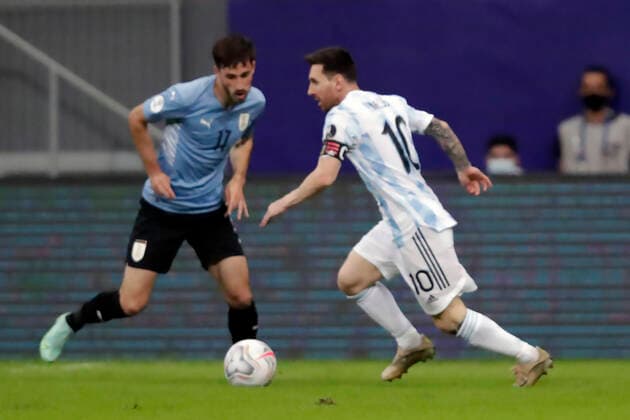 Argentina x Uruguay BRASÍLIA, DF - 18.06.2021: ARGENTINA X URUGUAY - Match between , Argentina x Uruguay valid for the second round Copa America Brazil 2021, held at the Estádio Nacional De Brasília Mané Garrincha, on Friday (18). In the photo, Player Messi Argentina vs. Matias Vina Uruguay. (Photo: Francisco Stuckert Fotoarena) x2081068x  FranciscoxStuckert