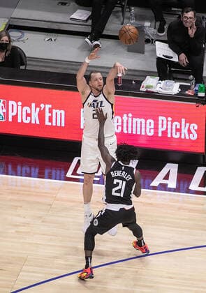 June 18, 2021, Los Angeles, California, USA: Patrick Beverley 21 of the Los Angeles Clippers defends against Joe Ingles 2 of the Utah Jazz for a basket during Round 2, Game 6 of the 2021 NBA, Basketball Herren, USA Playoffs on Friday June 18, 2021, at the Staples Center in Los Angeles, California. Clippers defeat Jazz, 131-119. PI Los Angeles USA - ZUMAp124 20210618_zaa_p124_021 Copyright: xPHILLIPxKIMx