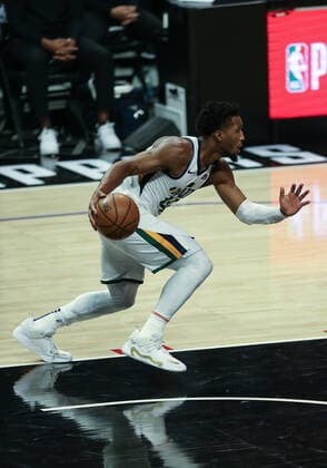 LOS ANGELES, CA - JUNE 18: Utah Jazz guard Donovan Mitchell (45) during game 6 of the second round of the Western Conference Playoffs between the Utah Jazz and the Los Angeles Clippers on June 18, 2021, at Staples Center in Los Angeles, CA. (Photo by Jevone Moore Icon Sportswire) NBA, Basketball Herren, USA JUN 18 Western Conference Playoffs Second Round - Jazz at Clippers Icon2106181054