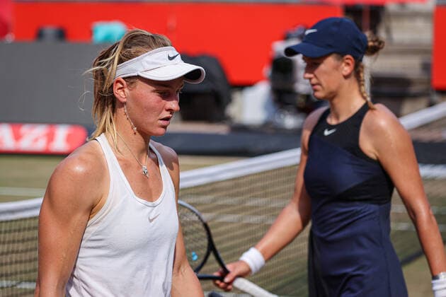 In the picture Liudmila SAMSONOVA RUS and Victoria AZARENKA BLR changing sides bett1open 2021, Berlin, LTTC Rot Weiß Steffi Graf Stadion, 19 06 2021,