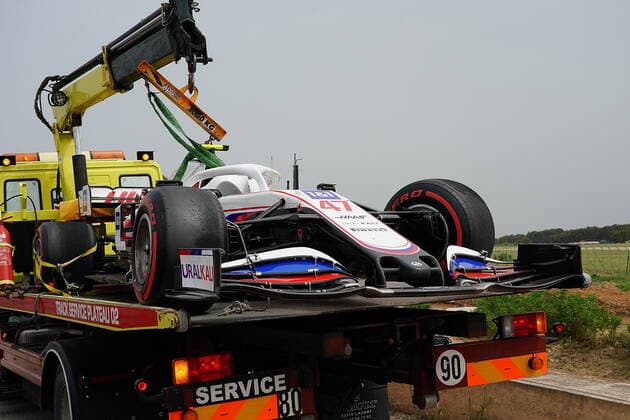 FORMULA 1 EMIRATES GRAND PRIX DE FRANCE 2021 19 06 2021, Circuit Paul Ricard, Le Castellet, FORMULA 1 EMIRATES GRAND PRIX DE FRANCE 2021 , in picture The broken car of Mick Schumacher DEU 47 , Haas F1 Team is brought back to the paddock with a tow truck nordphotoxGmbHx xBratic nph00250
