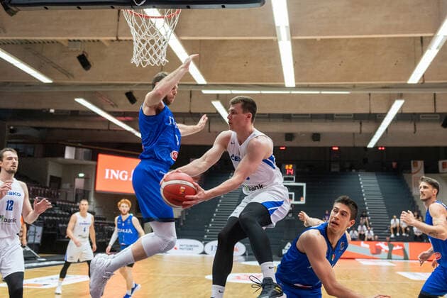Basketball Hamburg 19 06 2021 Supercup National Team Czech Republic CZE Italy ITA Ondrej Sehnal Czech Republic, No 19 Nicolo Melli Italy, No 09
