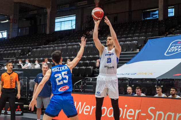 Basketball Hamburg 19 06 2021 Supercup National Team Czech Republic CZE Italy ITA Lukas Palyza Czech Republic, No 23 Michele Ruzzier Italy, No 25