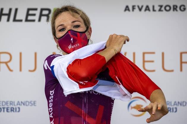 WIJSTER Winner Amy Pieters on the podium after the Dutch National Cycling Championships for women professionals on and around the VAM mountain ANP VINCENT JANNINK Wijster xVIxHollandsexHoogtex xxANPxIVx 432764165