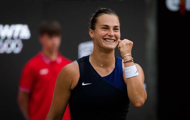 Sport Bilder des Tages Mandatory Credit: Photo by Rob Prange Shutterstock (12072941bi) Victoria Azarenka of Belarus & Aryna Sabalenka of Belarus during the doubles semi-final of the 2021 bett1open WTA, Tennis Damen 500 tennis tournament bett1open Tournament, Tennis, Berlin, Germany - 19 Jun 2021 bett1open Tournament, Tennis, Berlin, Germany - 19 Jun 2021  Copyright: xRobxPrange Shutterstockx 12072941bi