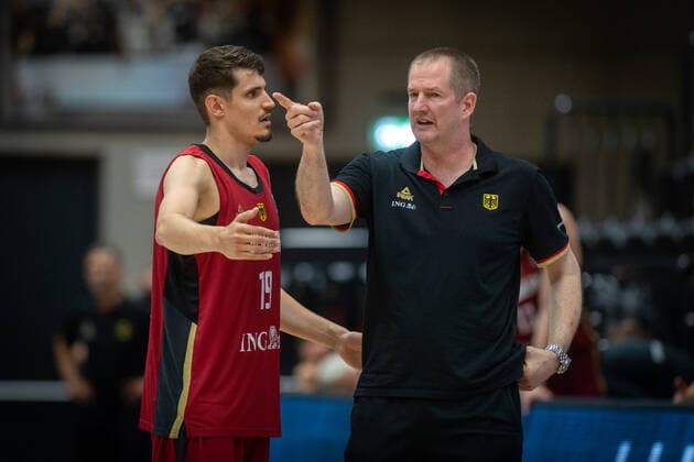 Basketball Hamburg 19 06 2021 Supercup National Team Germany GER Tunisia TUN Henrik Rödl Germany, National Coach Rodl Roedl Lukas Wank Germany, No 19