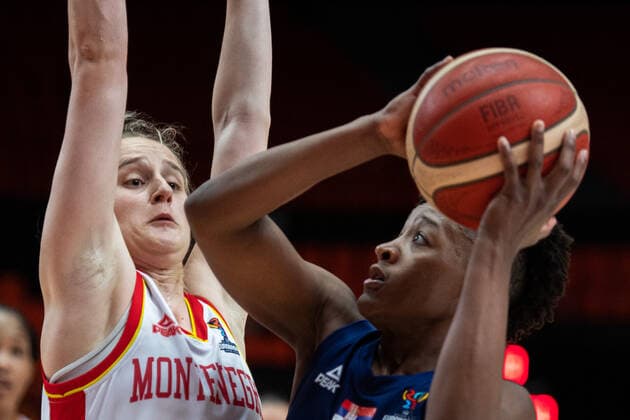 210620 Bozica Mujovic of Montenegro and Yvonne Anderson of Serbia during the FIBA Women s Eurobasket match between Montenegro and Serbia on June 20, 2021 in Valencia Photo Maxim ThorÃ BILDBYRAN kod MT MT0191 basket basketball national team fiba women s eurobasket basket em Montenegro Serbien serbia dam bbeng dag 4,  Copyright: MAXIMxTHORE BB210620MT031