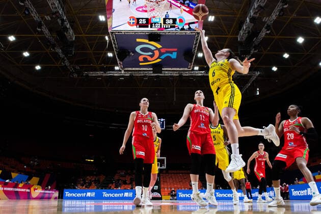 210620 Anastasiya Verameyenka of Belarus and Frida Eldebrink of Sweden during the FIBA Women s Eurobasket match between Sweden and Belarus on June 20, 2021 in Valencia Photo Maxim ThorÃ BILDBYRAN kod MT MT0192 basket basketball national team fiba women s eurobasket basket em sverige sweden belarus vitryssland dam bbeng day 4,  Copyright: MAXIMxTHORE BB210620MT052