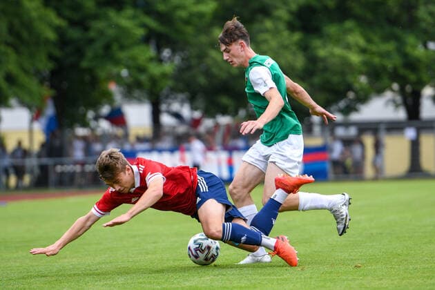 f li Daniel Hausmann Unterhaching, 11 Simon Goetz Schweinfurt, 6 in duel, duel, tackle, dynamic, action, action, 6 20 2021, Unterhaching Germany , Football, Relegation to A Junior Bundesliga, SpVgg Unterhaching U19 1 FC Schweinfurt 05 U19 xslx