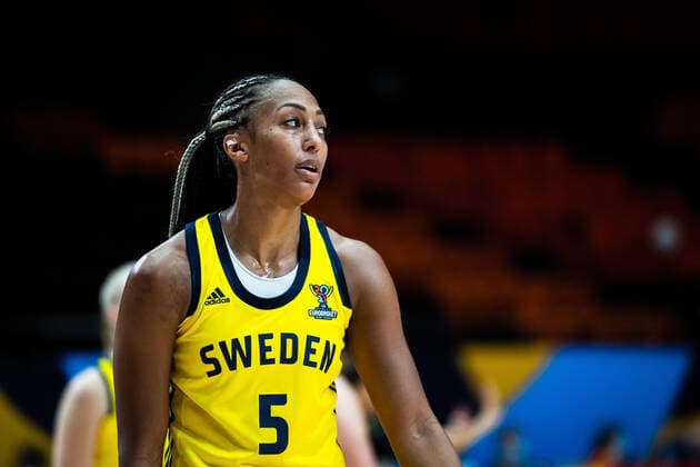 210620 Kalis Loyd of Sweden looks dejected during the FIBA Women s Eurobasket match between Sweden and Belarus on June 20, 2021 in Valencia Photo Maxim ThorÃ BILDBYRAN kod MT MT0192 basket basketball national team fiba women s eurobasket basket em sverige sweden belarus vitryssland dam bbeng dag 4 depp,  Copyright: MAXIMxTHORE BB210620MT088