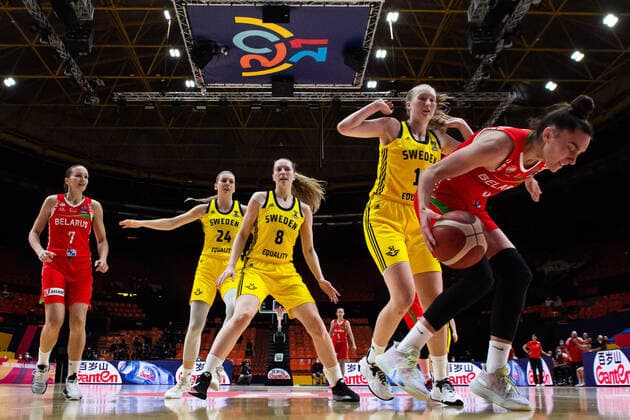 210620 Paulina Hersler, Ellen Nyström and Matilda Ekh of Sweden against Tatsiana Likhtarovich of Belarus during the FIBA Women s Eurobasket match between Sweden and Belarus on June 20, 2021 in Valencia Photo Maxim ThorÃ BILDBYRAN kod MT MT0192 basket basketball national team fiba women s eurobasket basket em sweden sweden belarus vitryssland dam bbeng day 4 depp,  Copyright: MAXIMxTHORE BB210620MT094