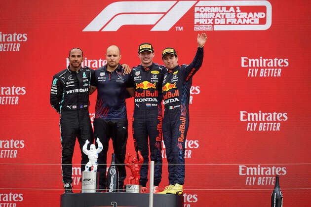 F1 Grand Prix of France (L-R) Lewis Hamilton of Great Britain and the (44) Mercedes AMG Petronas F1 Team, Max Verstappen of Netherlands, Sergio Checho Perez of Mexico and Red Bull Racing in the podium after the F1 Grand Prix of France at Circuit Paul Ricard on June 27, 2021 in Le Castellet, France. Le Castellet France breton-f1grandp210620_npcZq  Copyright: xJosexBretonx