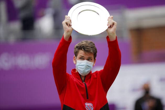 Mandatory Credit: Photo by Ella Ling BPI Shutterstock (12115524t) Cameron Norrie of Great Britain receives the runners up trophy Cinch Championships, Day Seven, Tennis, Queens Club, London, UK - 20 June 2021 EDITORIAL USE ONLY No use with unauthorised audio, video, data, fixture lists, club league logos or live services. Online in-match use limited to 120 images, no video emulation. No use in betting, games or single club league player publications. Cinch Championships, Day Seven, Tennis, Queens Club, London, UK - 20 June 2021 EDITORIAL USE ONLY No use with unauthorised audio, video, data, fixture lists, club league logos or live services. Online in-match use limited to 120 images, no video emulation. No use in betting, games or single club league player publications. Copyright: xEllaxLing BPI Shutterstockx 12115524t