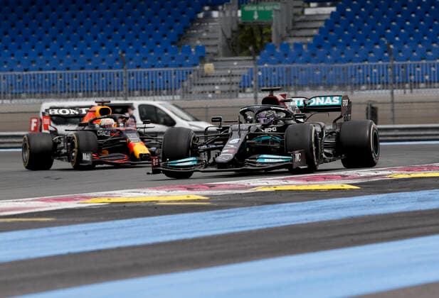 44 Lewis Hamilton (GBR, Mercedes-AMG Petronas F1 Team), 33 Max Verstappen (NED, Red Bull Racing), F1 Grand Prix of France at Circuit Paul Ricard on June 20, 2021 in Le Castellet, France. (Photo by HOCH ZWEI) Le Castellet France