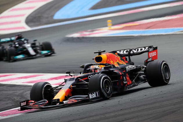 F1 Grand Prix of France Max Verstappen of Netherlands driving the (33) Red Bull Racing RB16B Honda and Lewis Hamilton of Great Britain driving the (44) Mercedes AMG Petronas F1 Team Mercedes W12 during the F1 Grand Prix of France at Circuit Paul Ricard on June 27, 2021 in Le Castellet, France. Le Castellet France breton-f1grandp210620_nptTe  Copyright: xJosexBretonx