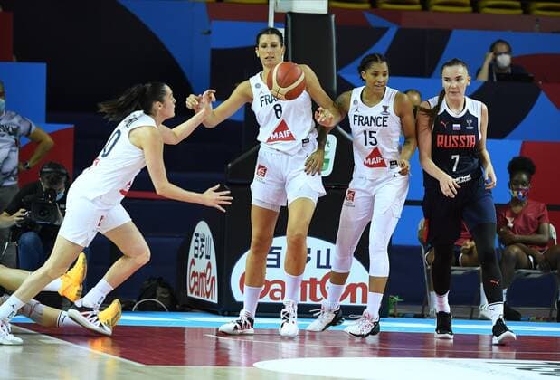 Maria Vadeeva of Russia andq Helena Ciak of France and qf15 woth Sarah Michel of France pictured during FIBA Women s Eurobasket match between France and Russia on JUNE 20, 2021 in Strasbourg BASKET BALL : France vs Russie - Eurobasket Feminin - 20 06 2021 PhilippeCrochet Panoramic 