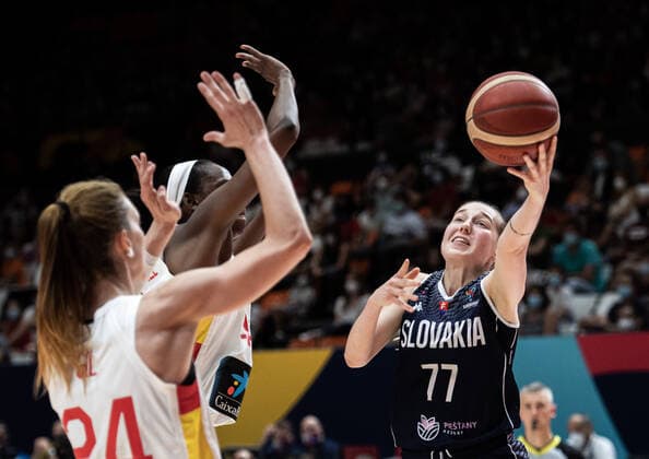 210620 Nikola Dudasova of Slovakia during the FIBA Women s Eurobasket match between Spain and Slovakia on June 20, 2021 in Valencia Photo Maxim ThorÃ BILDBYRAN kod MT MT0193 basket basketball national team fiba women s eurobasket basket em spanien spain slovakien slovakia dam bbeng dag 4,  Copyright: MAXIMxTHORE BB210620MT173