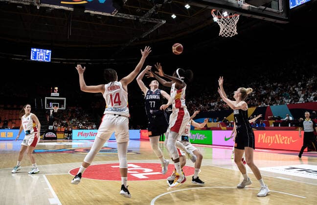 210620 Nikola Dudasova of Slovakia during the FIBA Women s Eurobasket match between Spain and Slovakia on June 20, 2021 in Valencia Photo Maxim ThorÃ BILDBYRAN kod MT MT0193 basket basketball national team fiba women s eurobasket basket em spanien spain slovakien slovakia dam bbeng dag 4,  Copyright: MAXIMxTHORE BB210620MT176