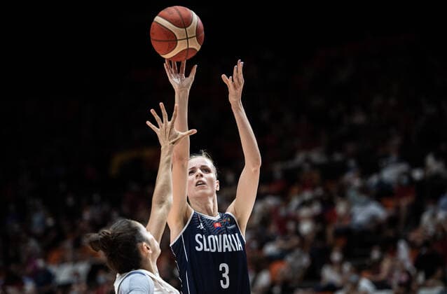 210620 Ivana Jakubcova of Slovakia during the FIBA Women s Eurobasket match between Spain and Slovakia on June 20, 2021 in Valencia Photo Maxim ThorÃ BILDBYRAN kod MT MT0193 basket basketball national team fiba women s eurobasket basket em spanien spain slovakien slovakia dam bbeng dag 4,  Copyright: MAXIMxTHORE BB210620MT177