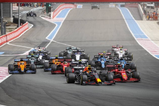 11 PEREZ Sergio (mex), Red Bull Racing Honda RB16B, action during the Formula 1 Emirates Grand Prix de France 2021, 7th round of the 2021 FIA Formula One World Championship, WM, Weltmeisterschaft from June 18 to 20, 2021 on the Circuit Paul Ricard, in Le Castellet, France FORMULE 1 : Grand Prix de France - Circuit Paul-Ricard - Le Castellet - 20 06 2021 DPPI Panoramic  _V2_0066