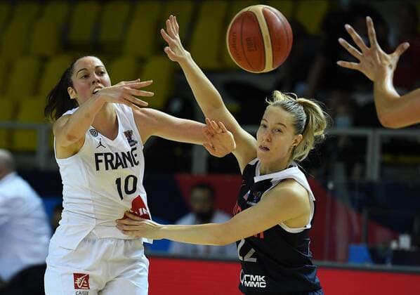 Elizaveta Komarova of Russia and Sarah Michel of France pictured during FIBA Women s Eurobasket match between France and Russia BASKET BALL : France vs Russie - Eurobasket Feminin - 20 06 2021 PhilippeCrochet Panoramic 
