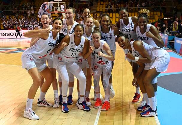 french team celebrates qualifying for the next round 1 4 final pictured during FIBA Women s Eurobasket match between France and Russia BASKET BALL : France vs Russie - Eurobasket Feminin - 20 06 2021 PhilippeCrochet Panoramic 