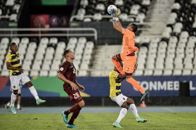 Venezuela x Equador RIO DE JANEIRO, RJ - 20.06.2021: VENEZUELA X EQUADOR - During Venezuela x Ecuador, a match valid for the third round of the Copa America 2021, held at the Nilton Santos Stadium, located in the city of Rio de Janeiro, RJ, this Sunday (20). (Photo: Nayra Halm Fotoarena) x2082230x  NayraxHalm