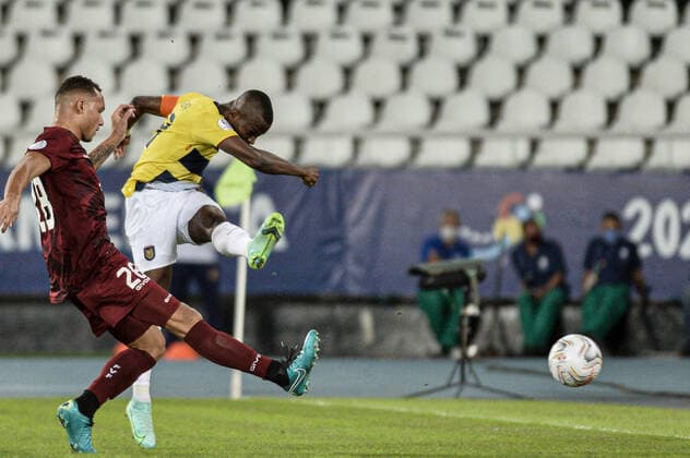 Venezuela x Equador RIO DE JANEIRO, RJ - 20.06.2021: VENEZUELA X EQUADOR - During Venezuela x Ecuador, a match valid for the third round of the Copa America 2021, held at the Nilton Santos Stadium, located in the city of Rio de Janeiro, RJ, this Sunday (20). (Photo: Nayra Halm Fotoarena) x2082244x  NayraxHalm