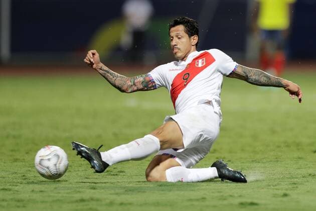 Peru s Gianluca Lapadula kicks the ball against Colombia during a match for the Group B of the Copa America at the Pedro Ludovico Teixeira Olympic Stadium in Goiania, Brazil, 20 June 2021. Colombia - Peru !ACHTUNG: NUR REDAKTIONELLE NUTZUNG!  Copyright: xJoedsonxAlvesx AME7388 20210621-637598437851502826