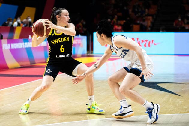 210621 Frida Eldebrink of Sweden during the FIBA Women s Eurobasket round of sixteen match between Italy and Sweden on June 21, 2021 in Valencia Photo Maxim Thore BILDBYRAN kod MT MT0194 basket basketball national team fiba women s eurobasket basket em italien italy slovakia sverige sweden dam bbeng dag 5 sextondelsfinal round of 16 round of sixteen,  Copyright: MAXIMxTHORE BB210621MT066