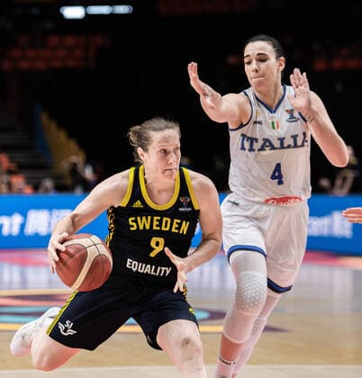 210621 Laia Palau of Spain and Martina Bestagno of Italy during the FIBA Women s Eurobasket round of sixteen match between Italy and Sweden on June 21, 2021 in Valencia Photo Maxim ThorÃ BILDBYRAN kod MT MT0194 basket basketball national team fiba women s eurobasket basket em italien italy slovakia sverige sweden dam bbeng dag 5 sextondelsfinal round of 16 round of sixteen,  Copyright: MAXIMxTHORE BB210621MT121