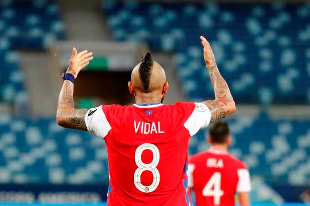 Sport Bilder des Tages Chile s Arturo Vidal celebrates a goal of his team against Uruguay, during a match for group A of the Copa America at the Arena Pantanal Stadium in Cuiaba, Brazil, 21 June 2021. Uruguay - Chile !ACHTUNG: NUR REDAKTIONELLE NUTZUNG!  Copyright: xSebastiaoxMoreirax AMDEP4922 20210621-f561a73c1b3cc5120f6cef9f045785f183fbca53