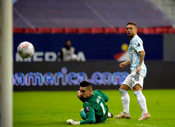 BRASILIA, BRAZIL - JUNE 21: Alejandro Papu Gomez of Argentina scores his gol ,during the match between Argentina and Paraguay at Mane Garrincha Stadium on June 21, 2021 in Brasilia, Brazil. SPO, SOC, ICH 
