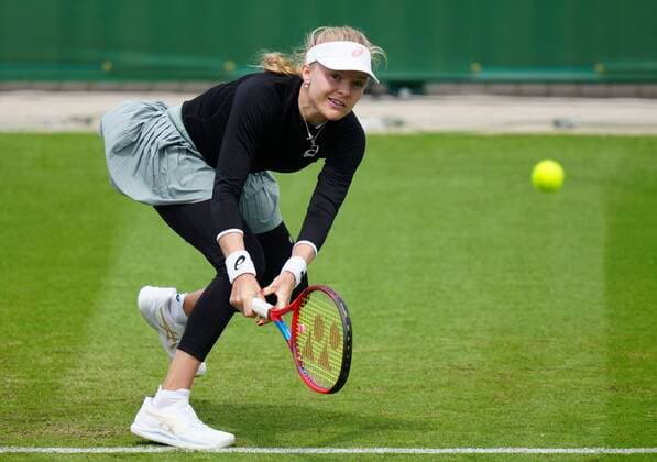 Mandatory Credit: Photo by Dave Shopland BPI Shutterstock (12163770g) Great Britain s Harriet Dart in action Viking International Championships, Day Four, Tennis, Eastbourne, East Sussex, UK - 22 June 2021 EDITORIAL USE ONLY No use with unauthorised audio, video, data, fixture lists, club league logos or live services. Online in-match use limited to 120 images, no video emulation. No use in betting, games or single club league player publications. Viking International Championships, Day Four, Tennis, Eastbourne, East Sussex, UK - 22 June 2021 EDITORIAL USE ONLY No use with unauthorised audio, video, data, fixture lists, club league logos or live services. Online in-match use limited to 120 images, no video emulation. No use in betting, games or single club league player publications. Copyright: xDavexShopland BPI Shutterstockx 12163770g