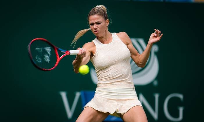 Sport Bilder des Tages Mandatory Credit: Photo by Rob Prange Shutterstock (12163992ba) Camila Giorgi of Italy in action during her first round match at the 2021 Viking International WTA, Tennis Damen 500 tennis tournament Viking International Championships, Day Four, Tennis, Eastbourne, East Sussex, UK - 22 June 2021 EDITORIAL USE ONLY No use with unauthorised audio, video, data, fixture lists, club league logos or live services. Online in-match use limited to 120 images, no video emulation. No use in betting, games or single club league player publications. Viking International Championships, Day Four, Tennis, Eastbourne, East Sussex, UK - 22 June 2021 EDITORIAL USE ONLY No use with unauthorised audio, video, data, fixture lists, club league logos or live services. Online in-match use limited to 120 images, no video emulation. No use in betting, games or single club league player publications. Copyright: xRobxPrange Shutterstockx 12163992ba