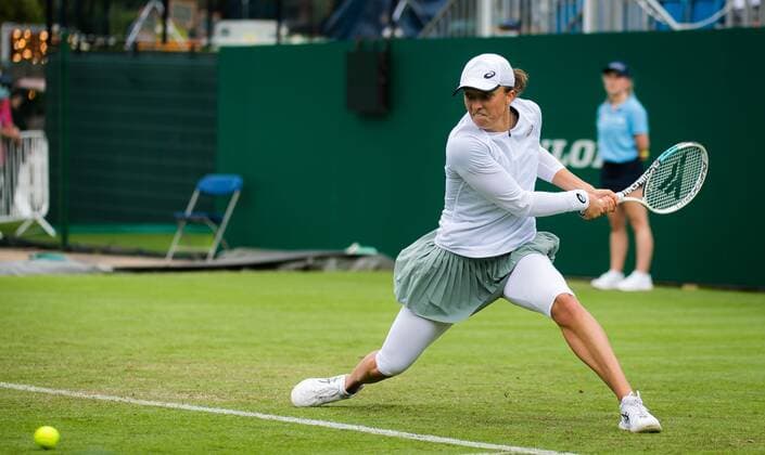 Mandatory Credit: Photo by Rob Prange Shutterstock (12163992de) Iga Swiatek of Poland in action during the first round at the 2021 Viking International WTA, Tennis Damen 500 tennis tournament Viking International Championships, Day Four, Tennis, Eastbourne, East Sussex, UK - 22 June 2021 EDITORIAL USE ONLY No use with unauthorised audio, video, data, fixture lists, club league logos or live services. Online in-match use limited to 120 images, no video emulation. No use in betting, games or single club league player publications. Viking International Championships, Day Four, Tennis, Eastbourne, East Sussex, UK - 22 June 2021 EDITORIAL USE ONLY No use with unauthorised audio, video, data, fixture lists, club league logos or live services. Online in-match use limited to 120 images, no video emulation. No use in betting, games or single club league player publications.  Copyright: xRobxPrange Shutterstockx 12163992de