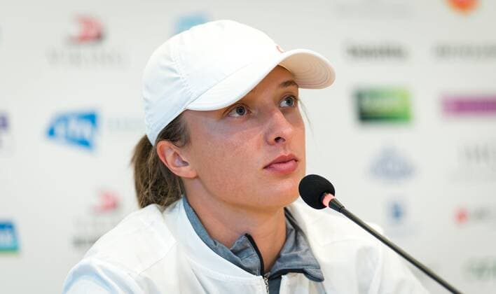 Mandatory Credit: Photo by Rob Prange Shutterstock (12163992fk) Iga Swiatek of Poland talks to the media after the first round at the 2021 Viking International WTA, Tennis Damen 500 tennis tournament Viking International Championships, Day Four, Tennis, Eastbourne, East Sussex, UK - 22 June 2021 EDITORIAL USE ONLY No use with unauthorised audio, video, data, fixture lists, club league logos or live services. Online in-match use limited to 120 images, no video emulation. No use in betting, games or single club league player publications. Viking International Championships, Day Four, Tennis, Eastbourne, East Sussex, UK - 22 June 2021 EDITORIAL USE ONLY No use with unauthorised audio, video, data, fixture lists, club league logos or live services. Online in-match use limited to 120 images, no video emulation. No use in betting, games or single club league player publications.  Copyright: xRobxPrange Shutterstockx 12163992fk