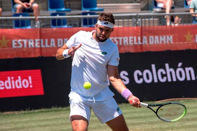 Czech tennis player Jiri Vesely hits the ball against Spaniard Pablo Carreno during their Mallorca Championships ATP, Tennis Herren 250 tennis tournament s round of 16 game at Mallorca Country Club in Santa Ponca, Majorca island, eastern Spain, 23 June 2021. Mallorca Championships ATP 250 tennis tournament !ACHTUNG: NUR REDAKTIONELLE NUTZUNG!  Copyright: xATIENZAx GRAF6507 20210623-910cf24ae1833aa0cc3e7bc1f9ea72948edbe4ac