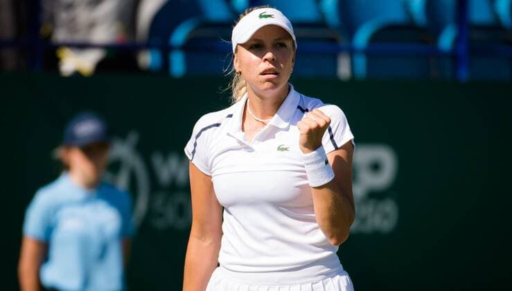 Mandatory Credit: Photo by Rob Prange Shutterstock (12165838bg) Anett Kontaveit of Estonia in action during her second-round match at the 2021 Viking International WTA, Tennis Damen 500 tennis tournament Viking International Championships, Day Five, Tennis, Eastbourne, East Sussex, UK - 23 June 2021 Viking International Championships, Day Five, Tennis, Eastbourne, East Sussex, UK - 23 June 2021 Copyright: xRobxPrange Shutterstockx 12165838bg